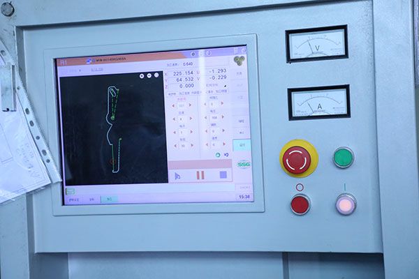 全自動(dòng)智能點(diǎn)膠機(jī)調(diào)試