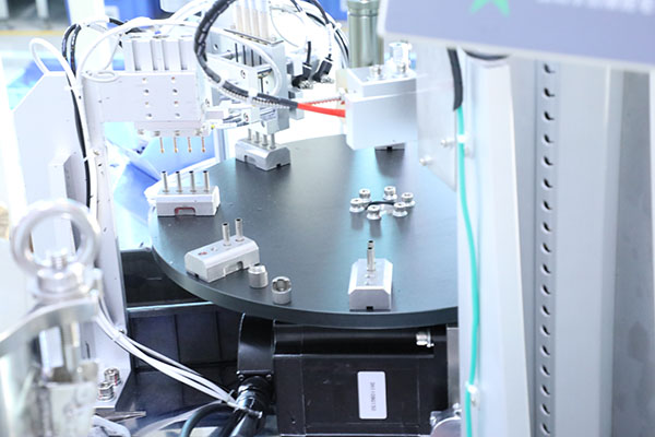 全自動(dòng)視覺(jué)點(diǎn)膠機(jī)廠家