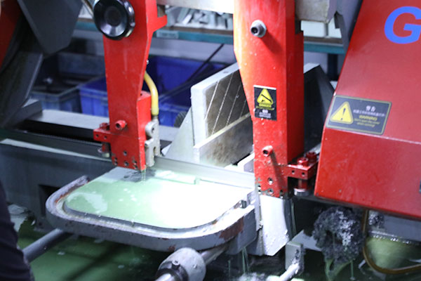 東莞精密點(diǎn)膠機(jī)廠家