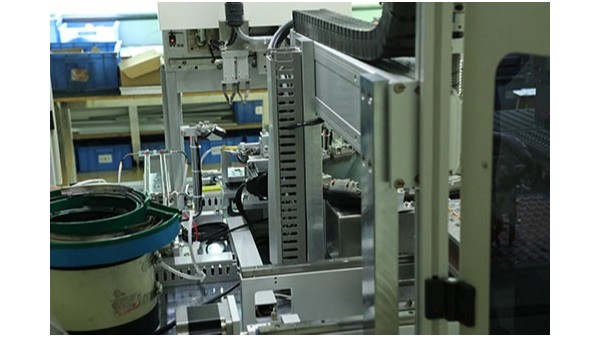 廣州全自動點(diǎn)膠機(jī)