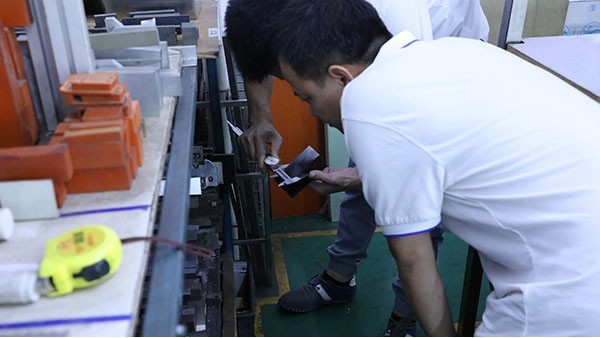 常州視覺點(diǎn)膠機(jī)