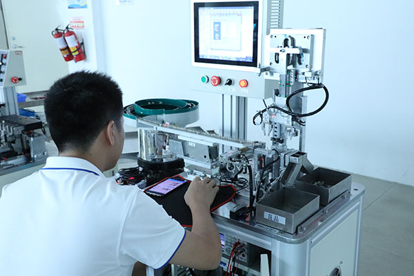 控制精密點(diǎn)膠機(jī)廠家