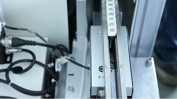 成都全自動點膠機