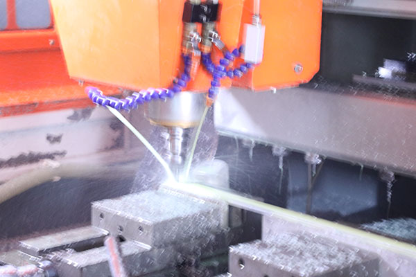 自動(dòng)上下料點(diǎn)膠機(jī)加工