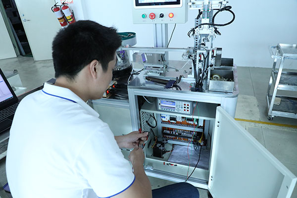 視覺全自動(dòng)點(diǎn)膠機(jī)定制