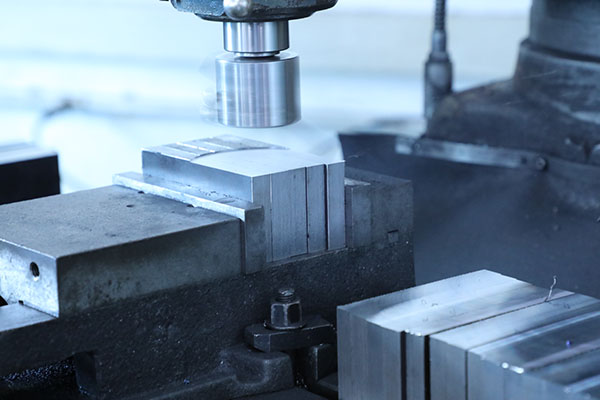 立式全自動(dòng)點(diǎn)膠機(jī)加工