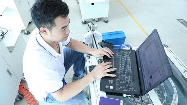 深圳半自動點膠機