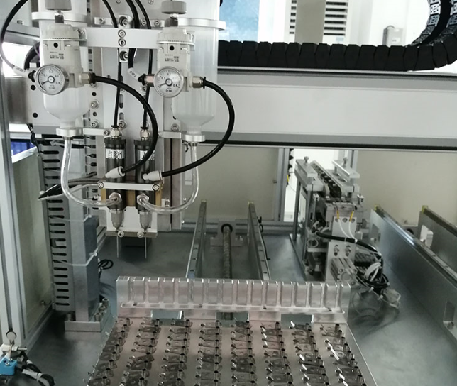 在線式自動點膠機(jī)