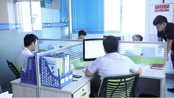 全自動(dòng)點(diǎn)膠機(jī)服務(wù)