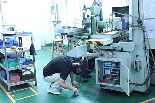 ab雙組份點(diǎn)膠機(jī)設(shè)備